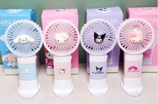 Вентилятор M 18599 (240) герой, від батарейок, підставка, в коробці, ВИДАЄТЬСЯ ТІЛЬКИ МІКС ВИДІВ