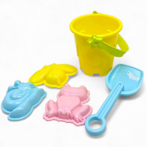 Пісочний набір (відерце, лопатка, 3 формочки для піску)